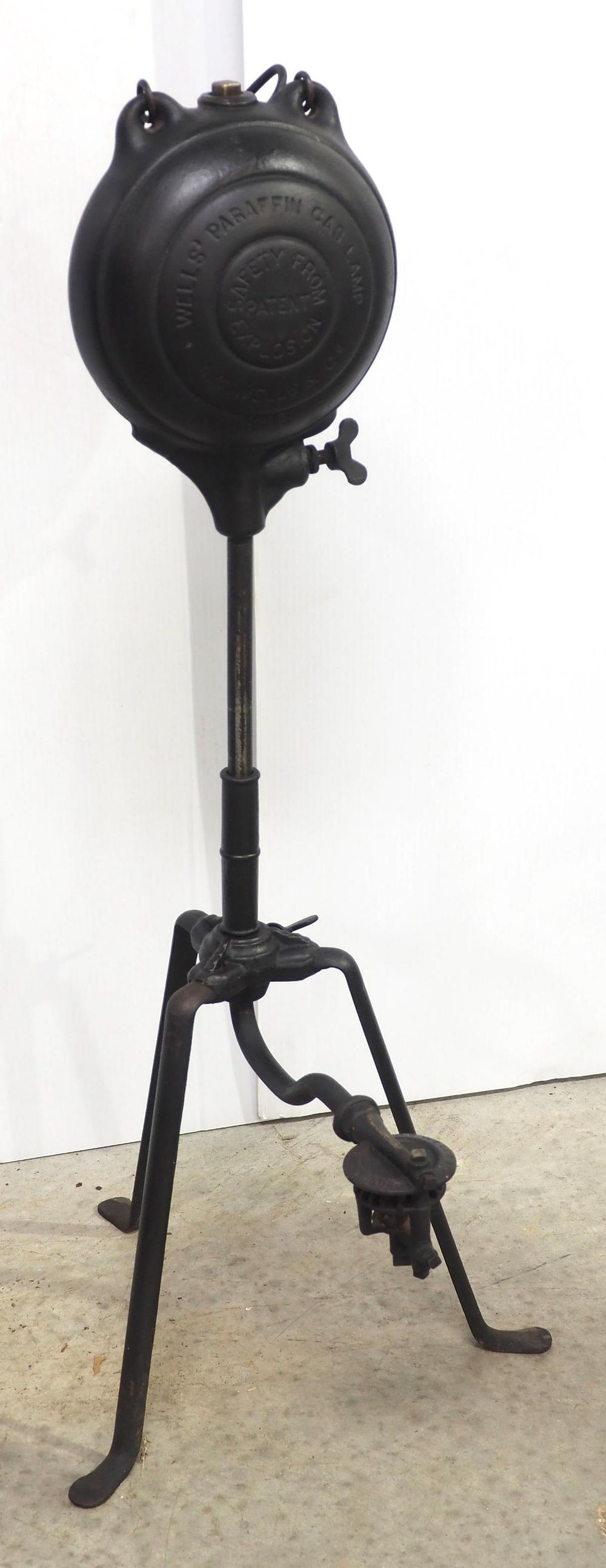 Lot 191: Wells' Paraffin Gas Lamp No.13