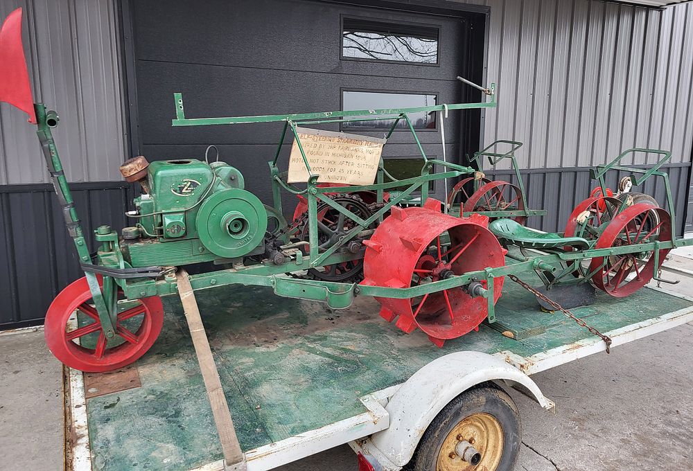 Lot 250A: Holland mechanical celery transplanter