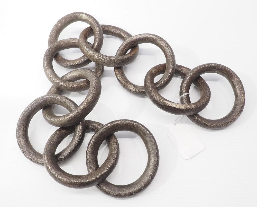 Lot 753: Heavy iron chain