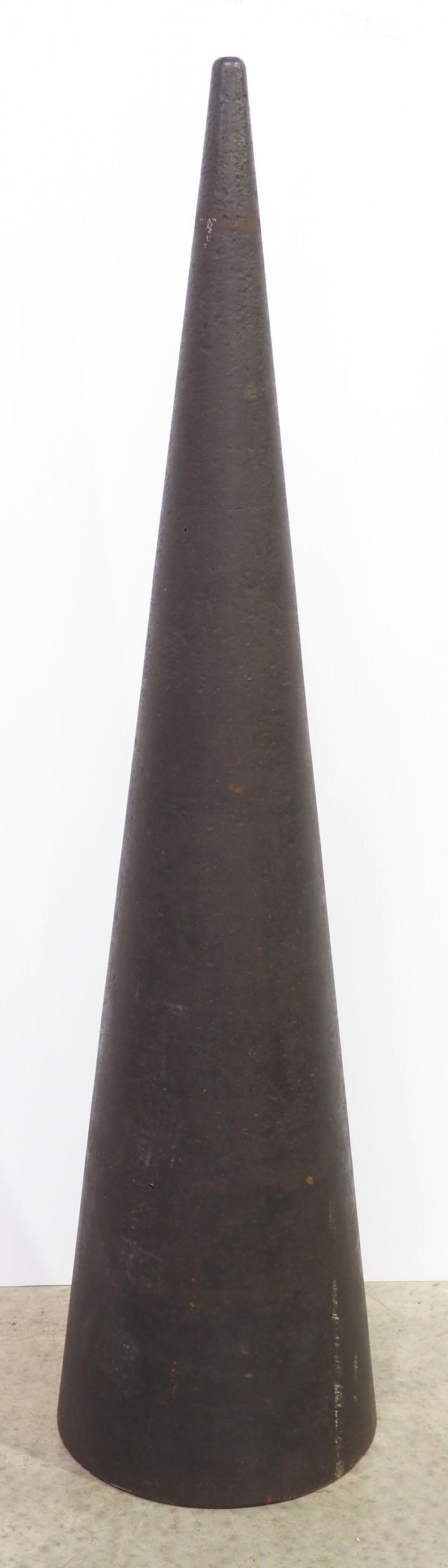 Lot 755: Hollow cone anvil