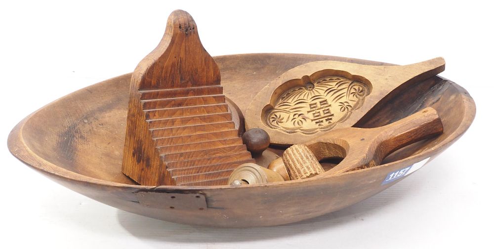 Lot 1157: Large wooden dough bowl