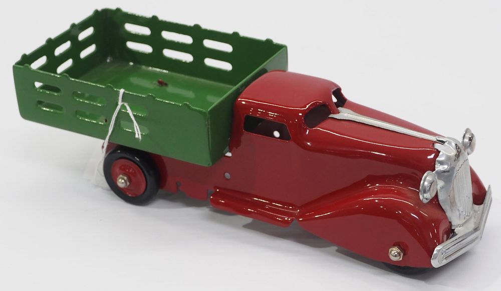 Lot 1376: 1940's Wyandotte pressed steel stake bed truck