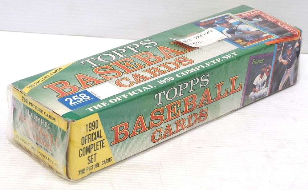 Lot 258: 1990 Topps Baseball Cards
