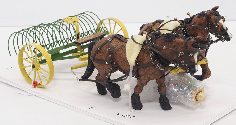 Lot 295: 14"x8"x6" custom dump rake with team of 2 Foxfire horses