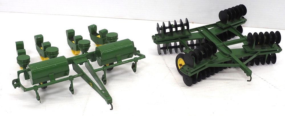Lot 353: Ertl John Deere disk and planter