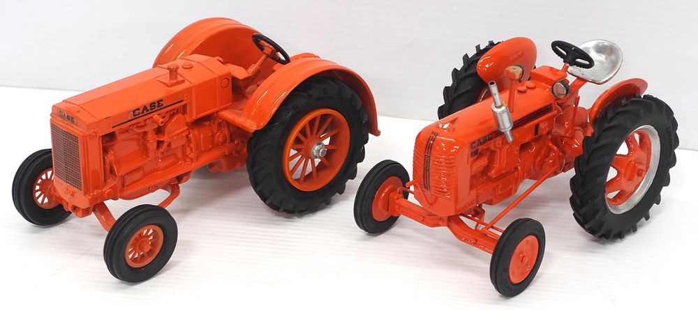 Lot 384: Ertl Case DC and other Case tractor
