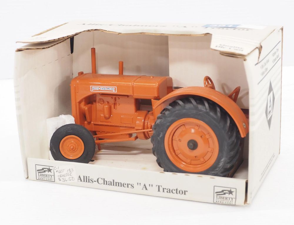 Lot 391: SpecCast Allis Chalmers A tractor