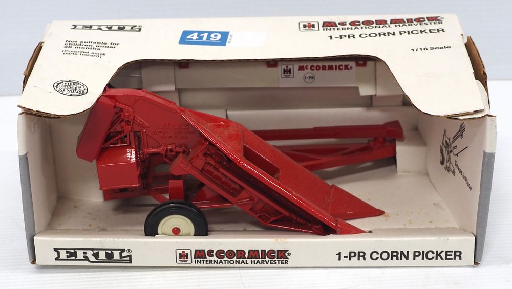 Lot 419: Ertl McCormick 1-row picker