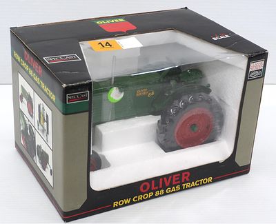 SpecCast Oliver Row Crop 88 Gas. 1/16 scale SpecCast Oliver Row Crop 88 Gas - NIB Condition NIB