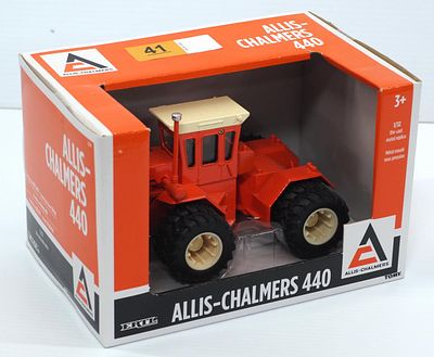 Ertl Allis Chalmers 440. 1/32 scale Ertl Allis Chalmers 440 - NIB Condition NIB