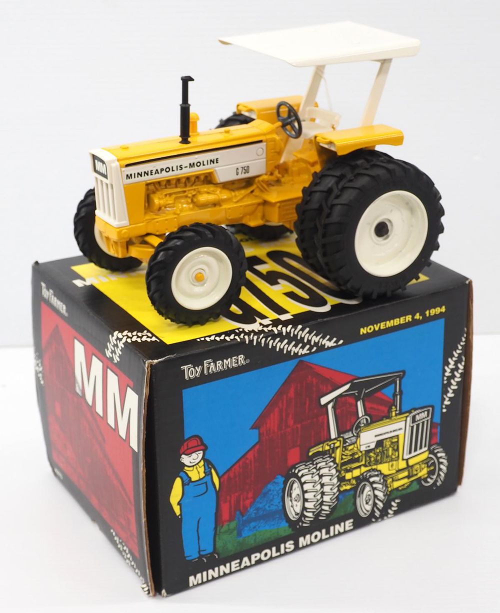 Lot 274: Ertl Toy Farmer Minneapolis Moline G750