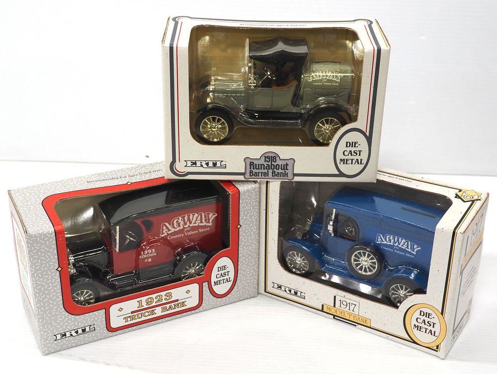 Lot 315: (3) Ertl Coin Banks