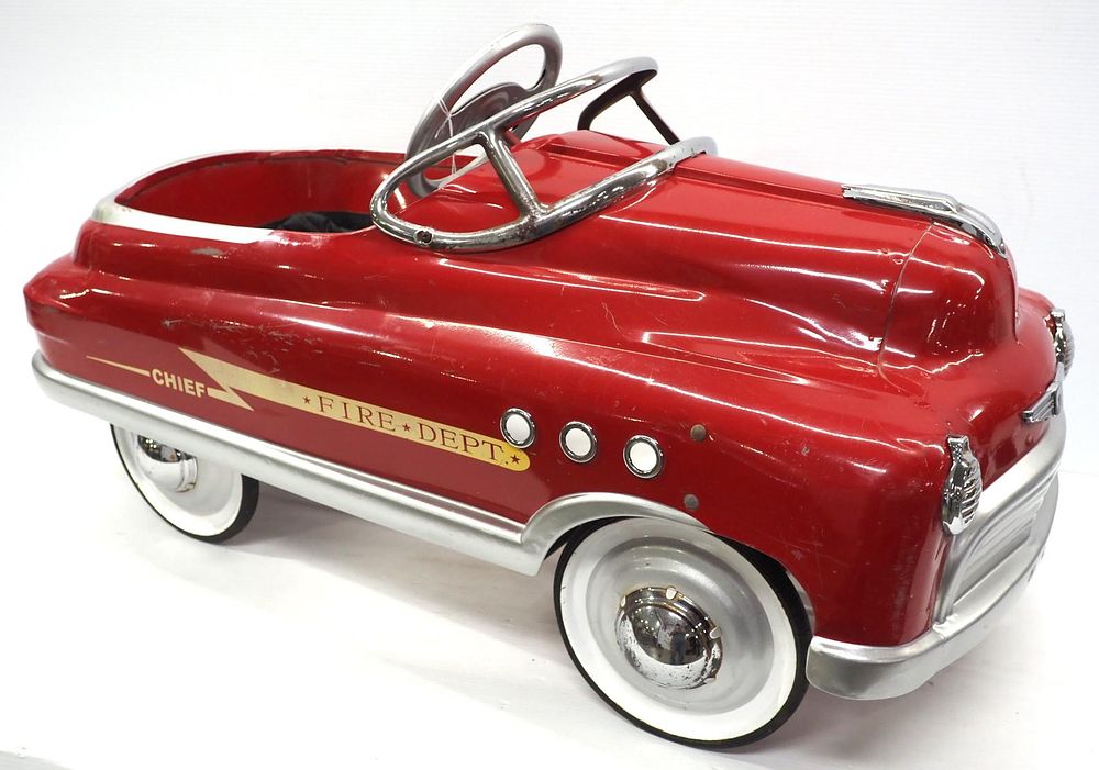 Lot 1222: Fire Dept Chief pedal car