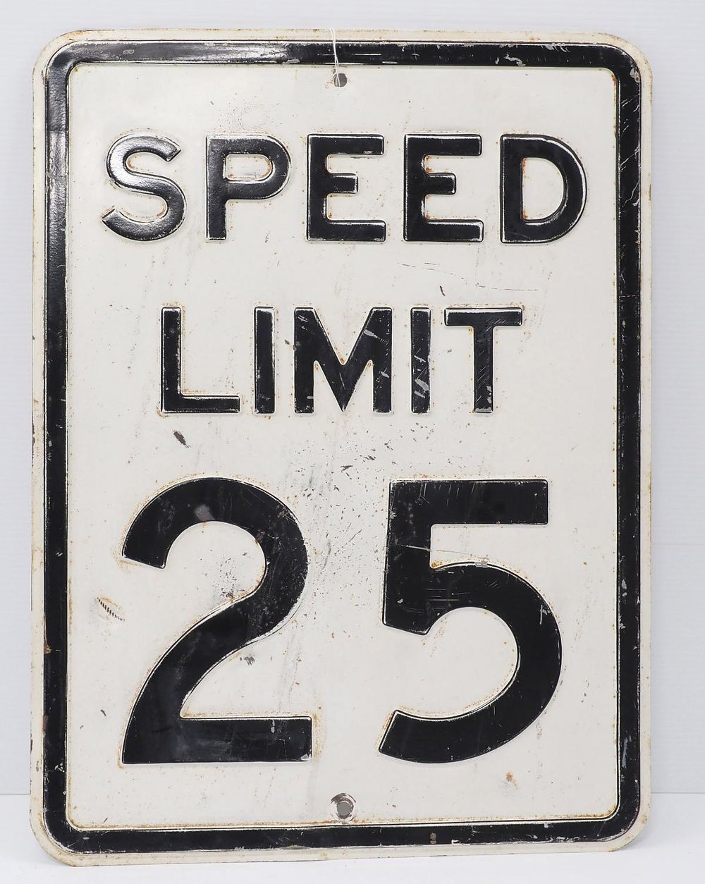 Lot 439: Speed Limit 25 sign