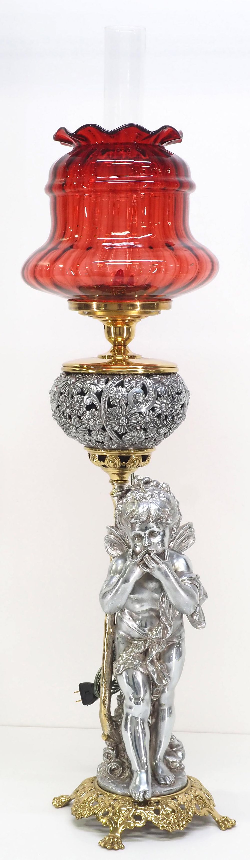 Lot 196: Bradley & Hubbard Victorian Figural Banquet Lamp