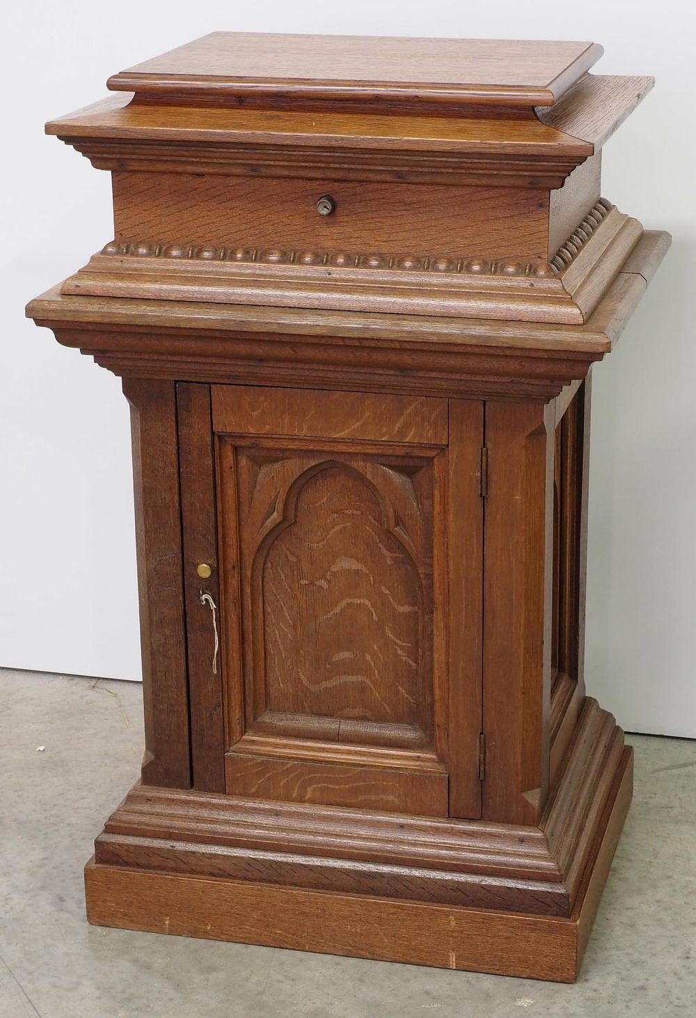 Lot 204: Quarter Sawn Oak Lift-Top Pedestal with Keyed Door