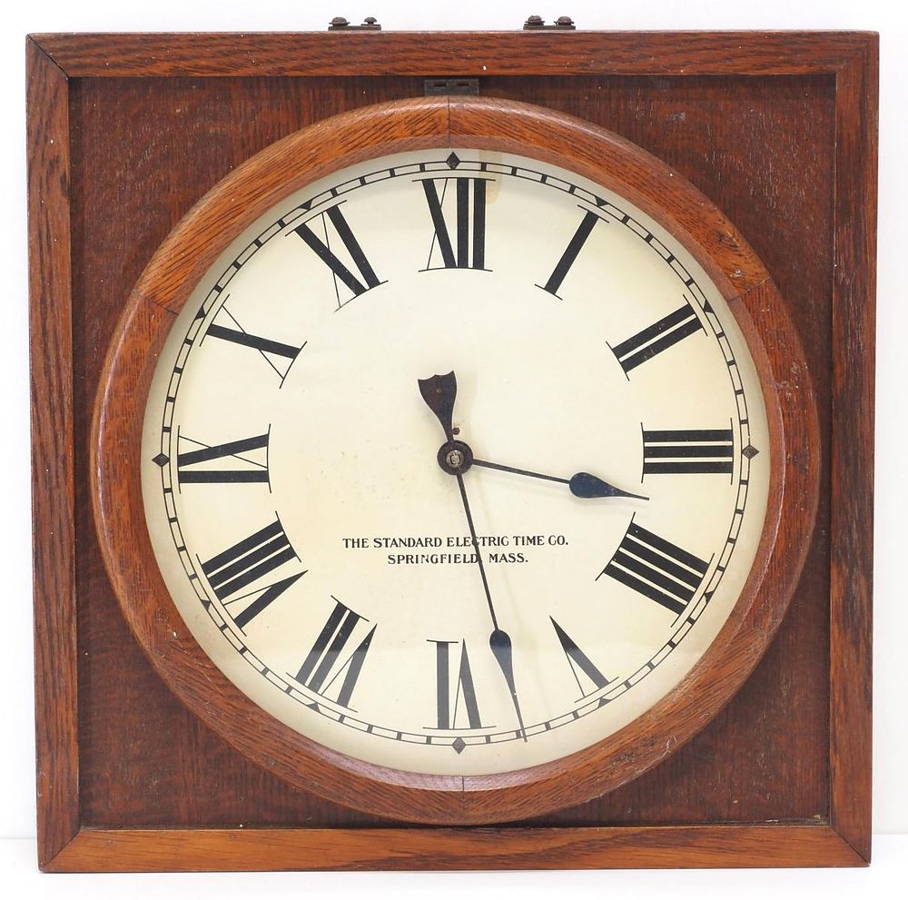 Lot 228: Quartersawn Oak Secondary Slave Wall Clock by Standard Electric Time Co.