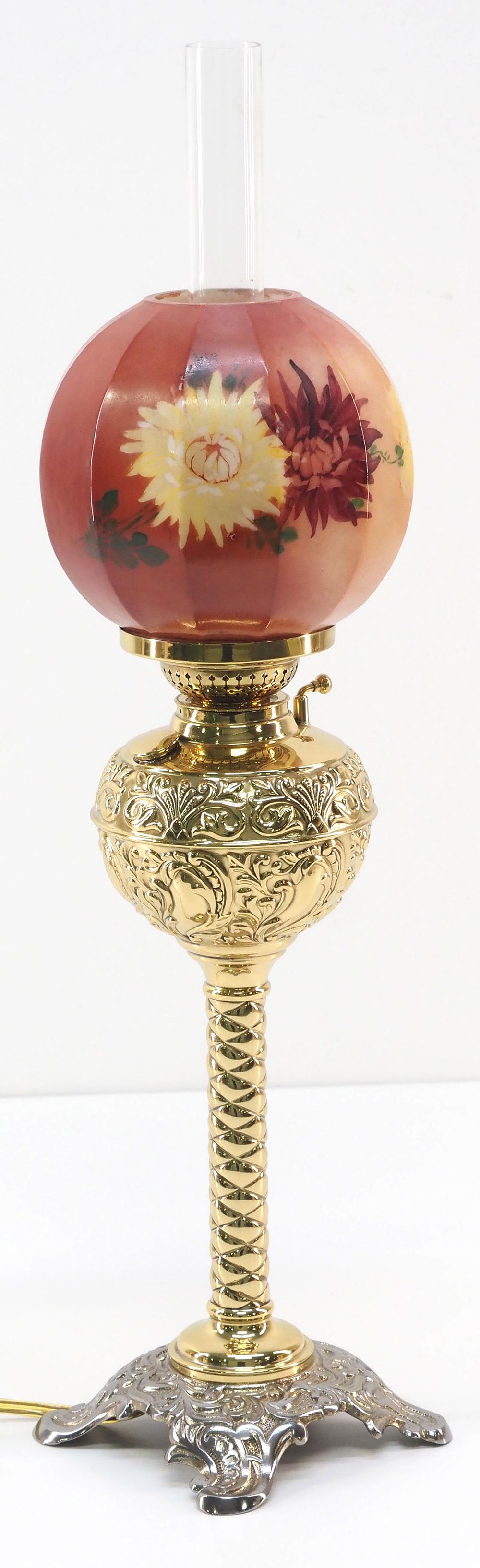 Lot 305: Miniature Polished Brass 2-Tone Victorian Banquet Lamp
