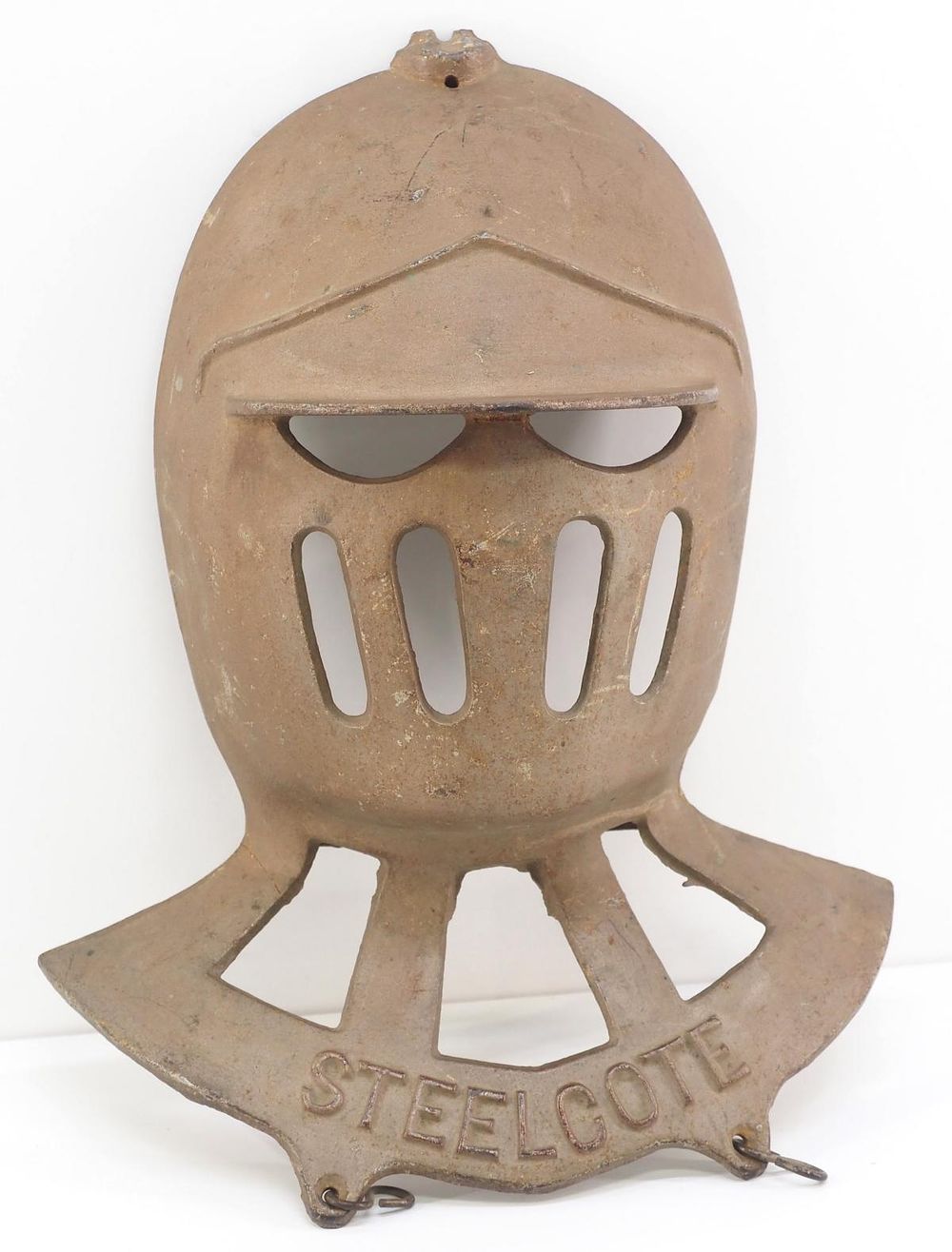 Lot 186: Steelcote cast iron, wall-mount string holder
