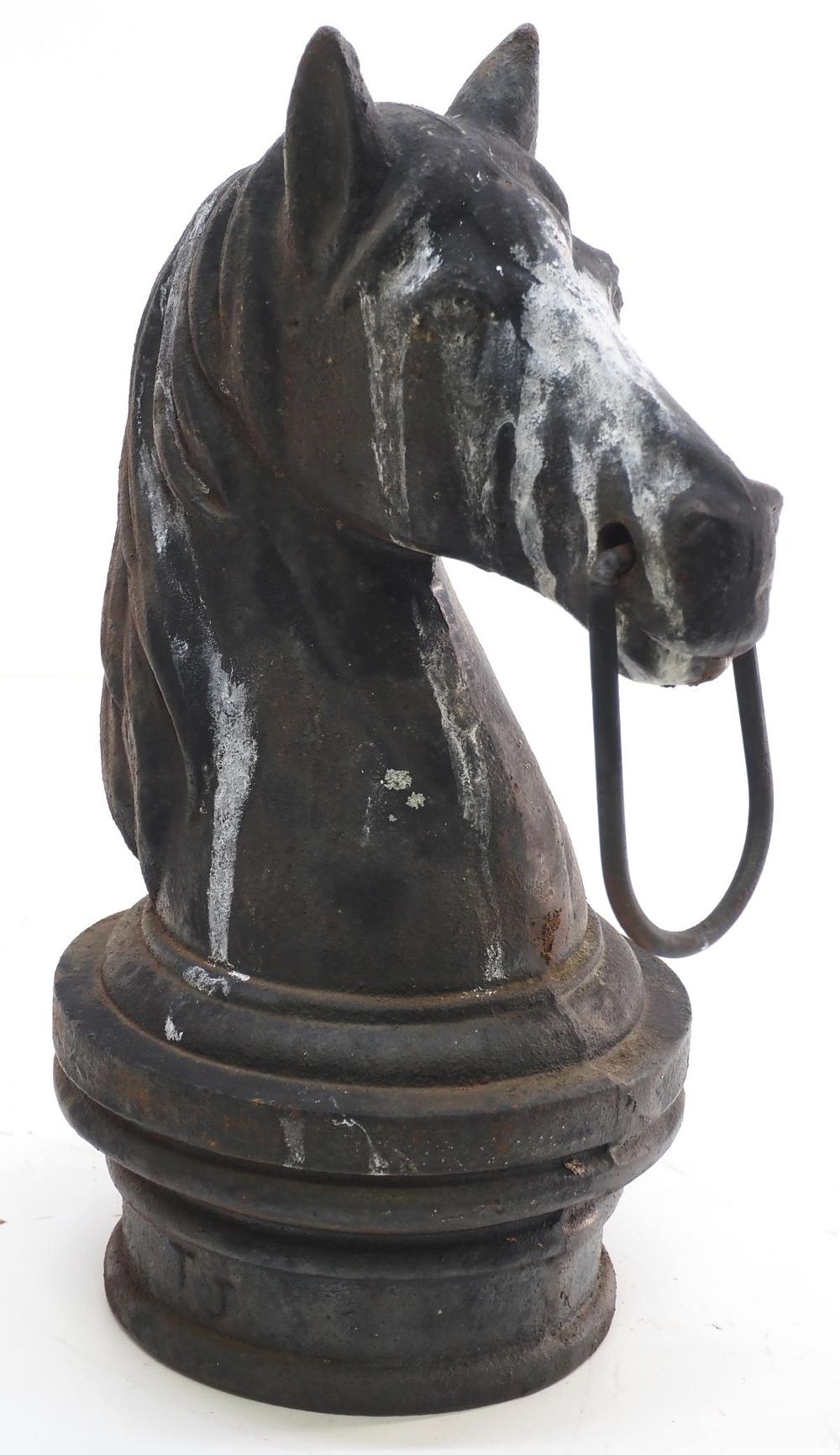 Lot 610: Cast iron horse head horse tie
