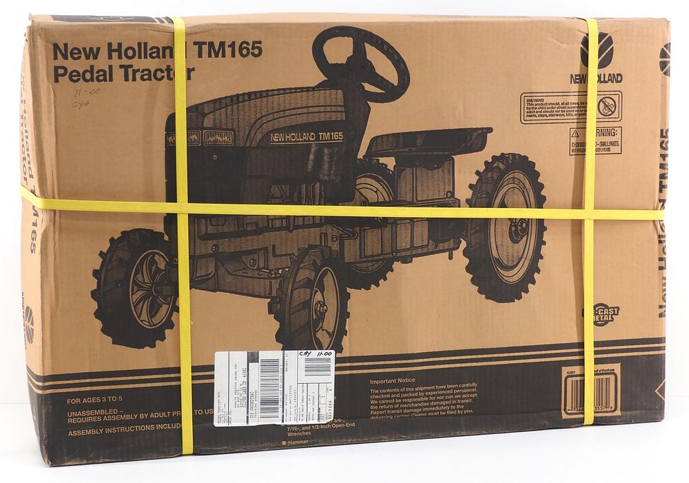 Lot 799: Ertl New Holland TM165 pedal tractor