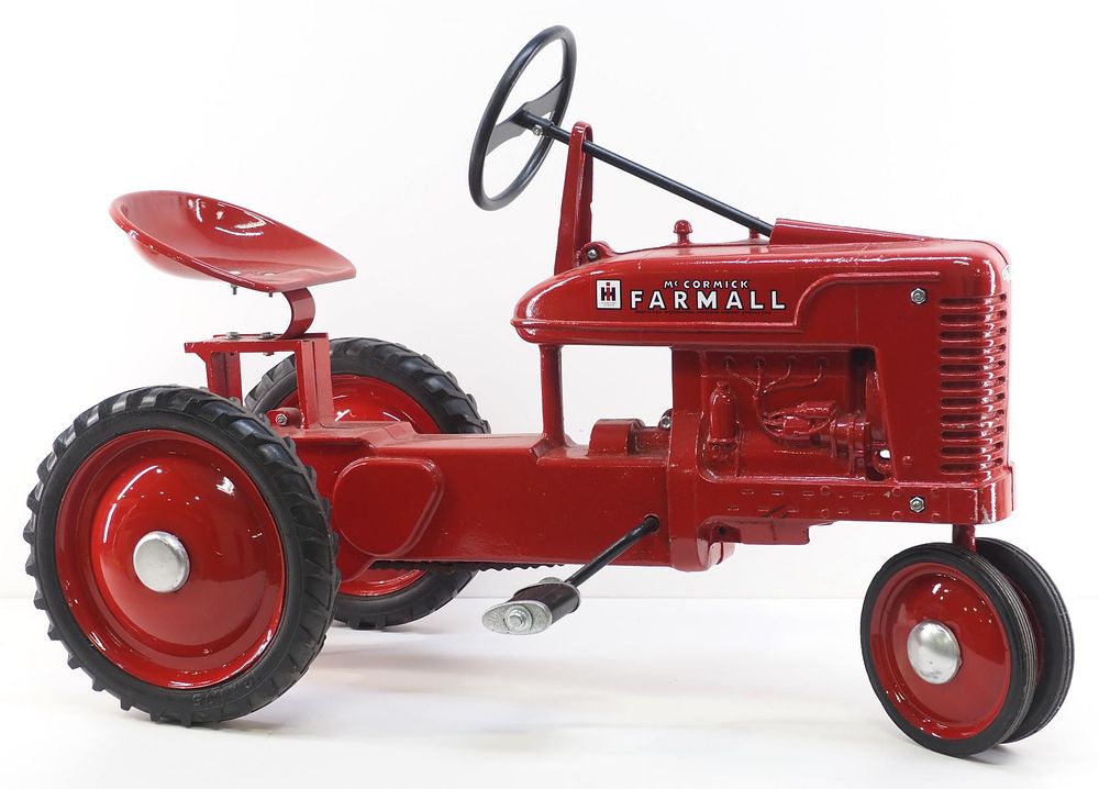 Lot 869: Eska Farmall M Small pedal tractor