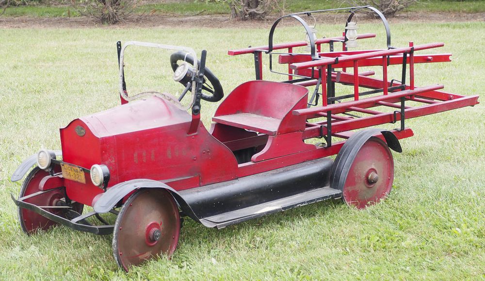 Lot 289: American National child's pedal fire ladder truck