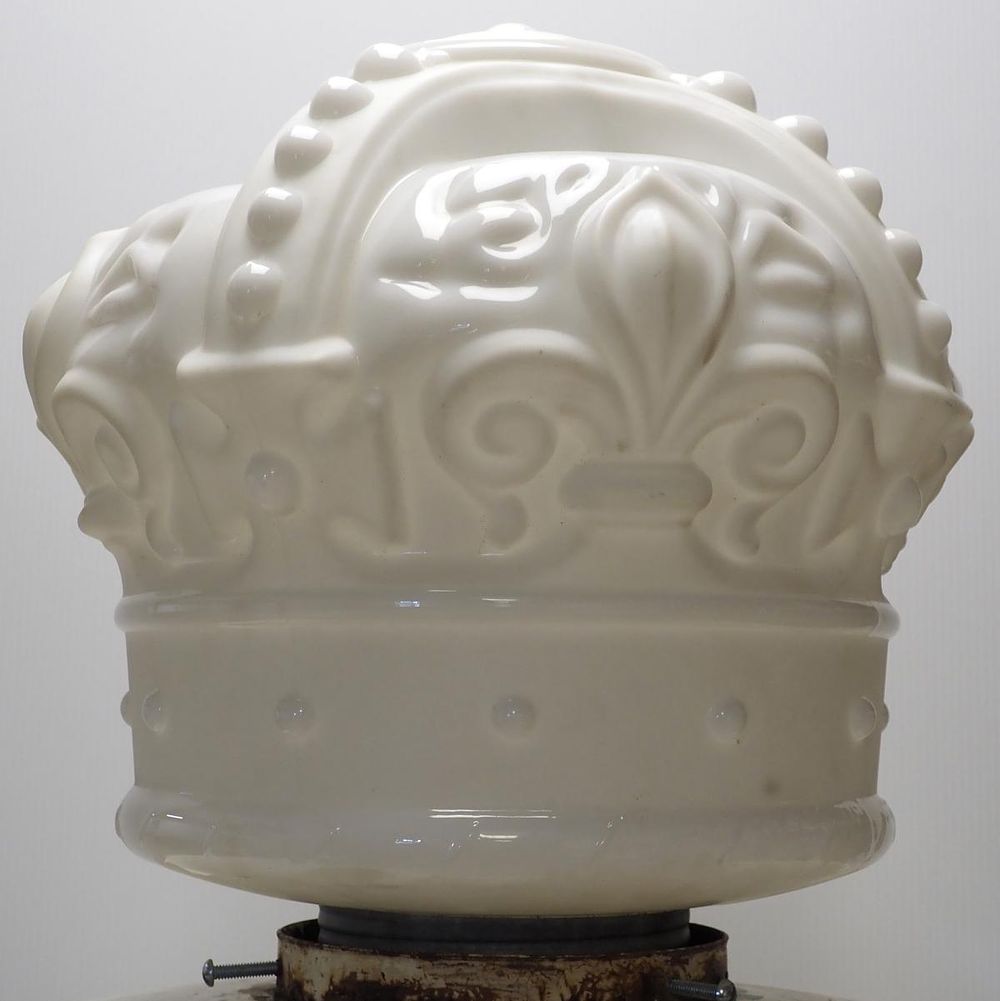 Lot 353: Standard Oil Co. White Crown gas pump globe