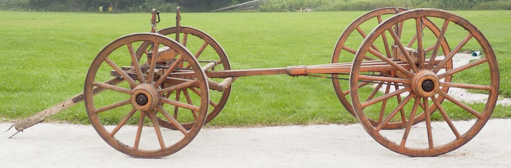 Lot 863: Mitchell, Racine Wisc. box wagon gear