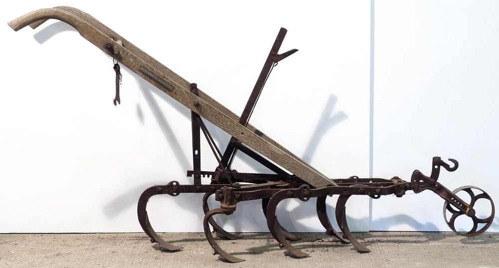 Lot 942: McCormick Deering 1-horse walk-behind cultivator