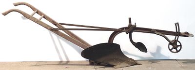 Oliver walking plow * * NOT ELIGIBLE FOR IN-HOUSE SHIPPING. Please contact the auction house 