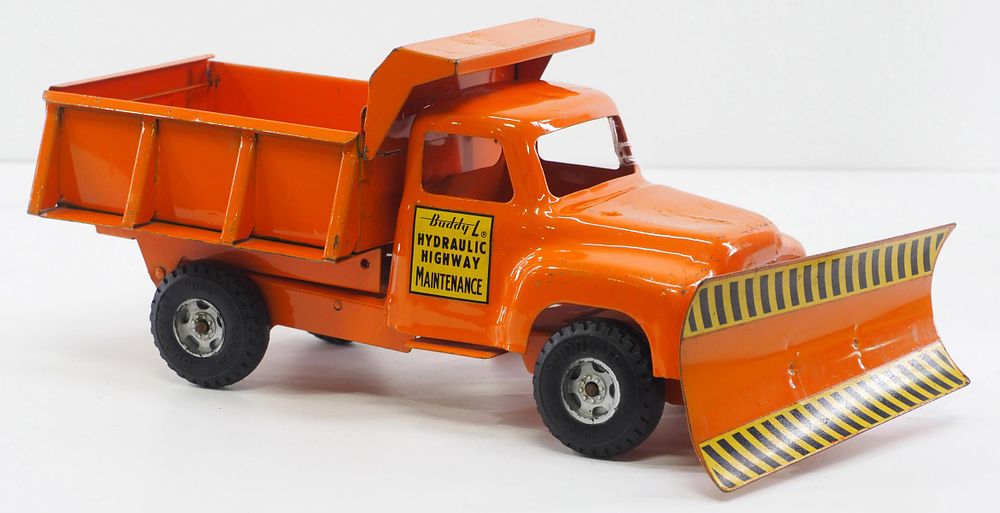 Lot 177: Buddy L Highway Maintenance dump truck