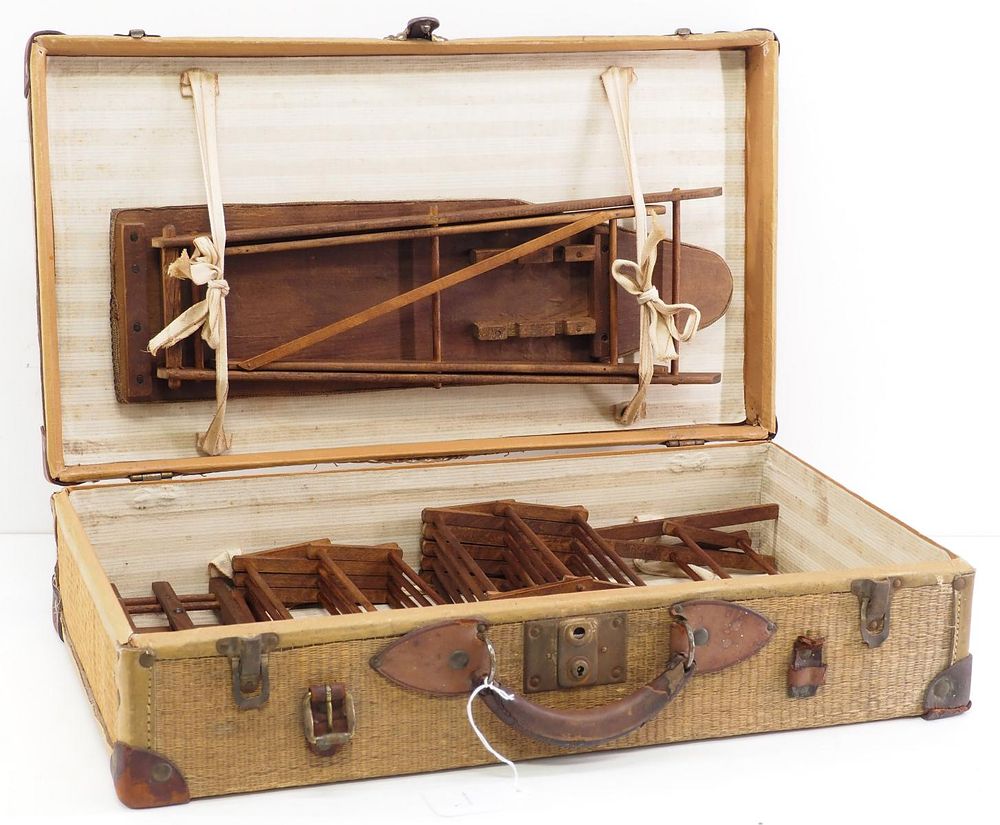 Lot 206: Salesman sample 4-pc laundry set