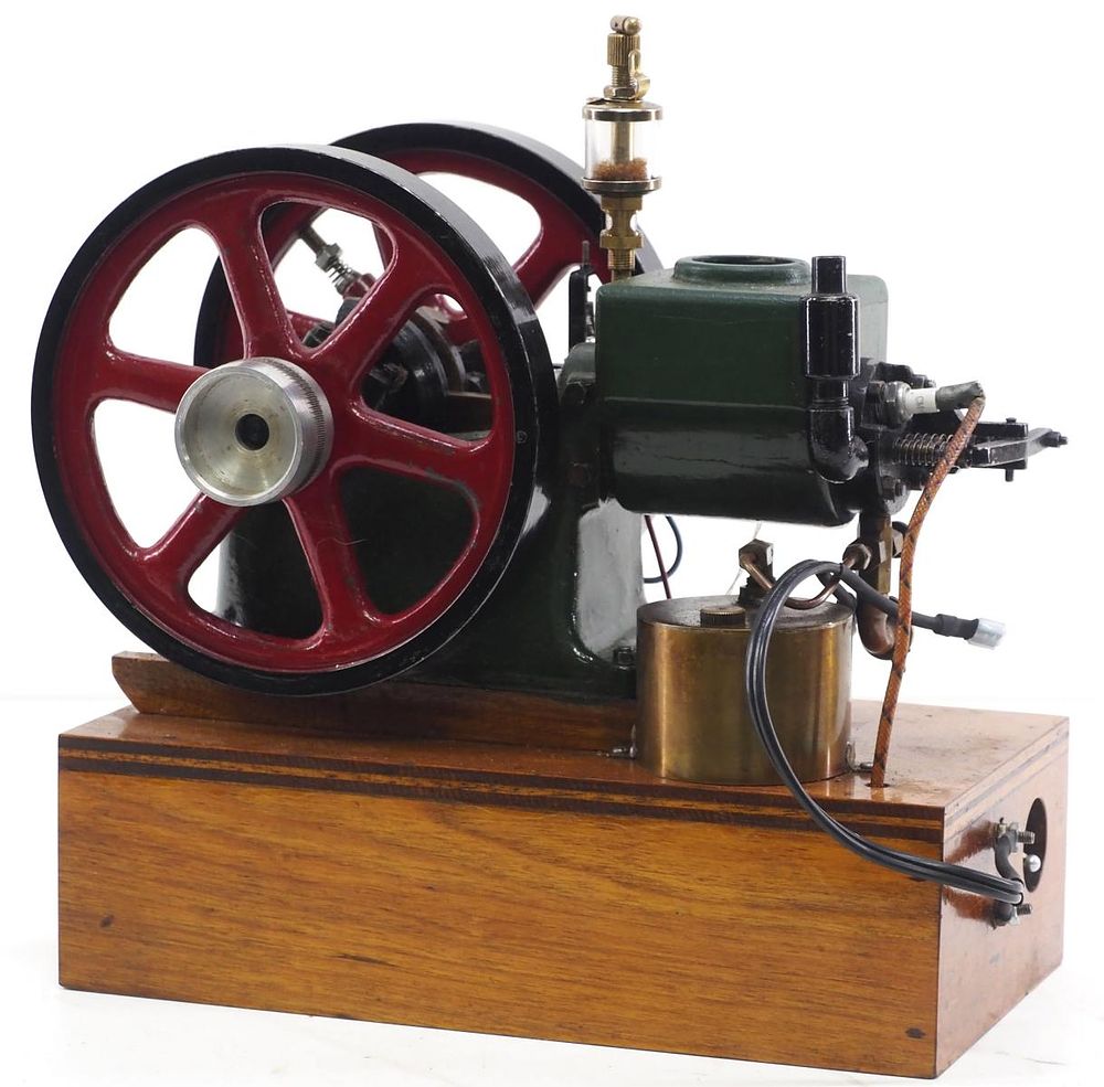 Lot 223: Model hopper-cooled engine