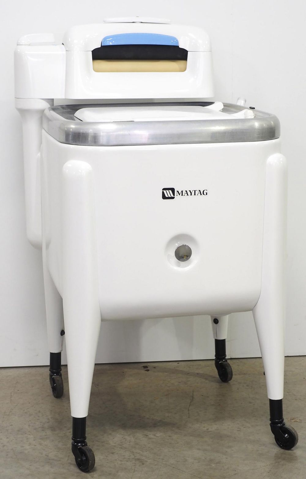 Lot 263: Maytag wringer washer in white