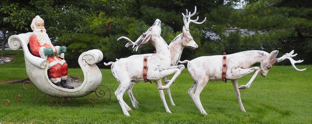 Lot 299: Early Bronner's Santa with sleigh and 3 reindeer