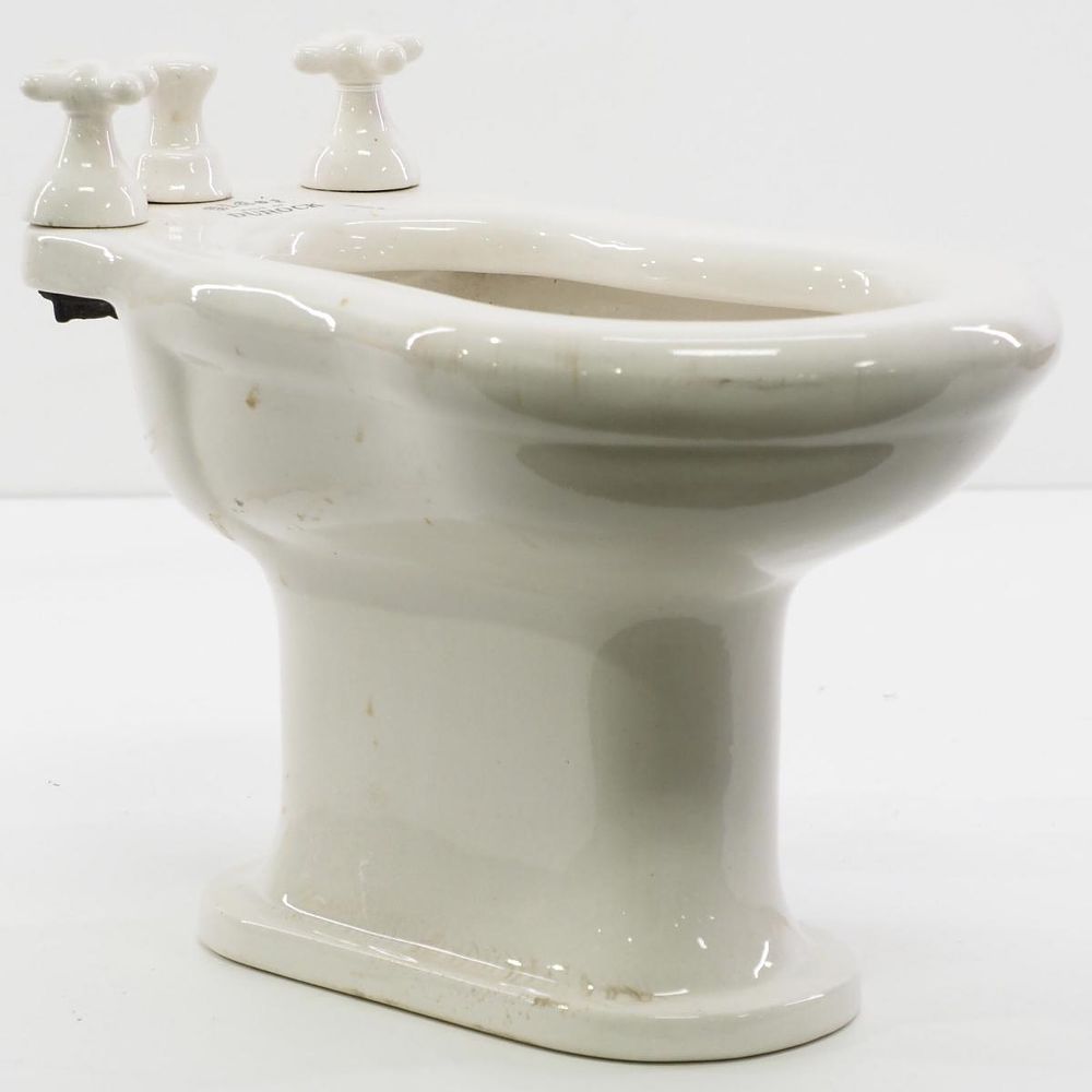 Lot 313: Salesman sample Thos. Maddocks & Sons bidet!
