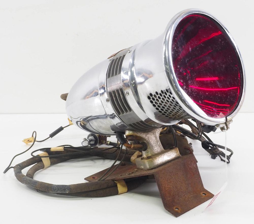 Lot 339: Sterling Sirenlite