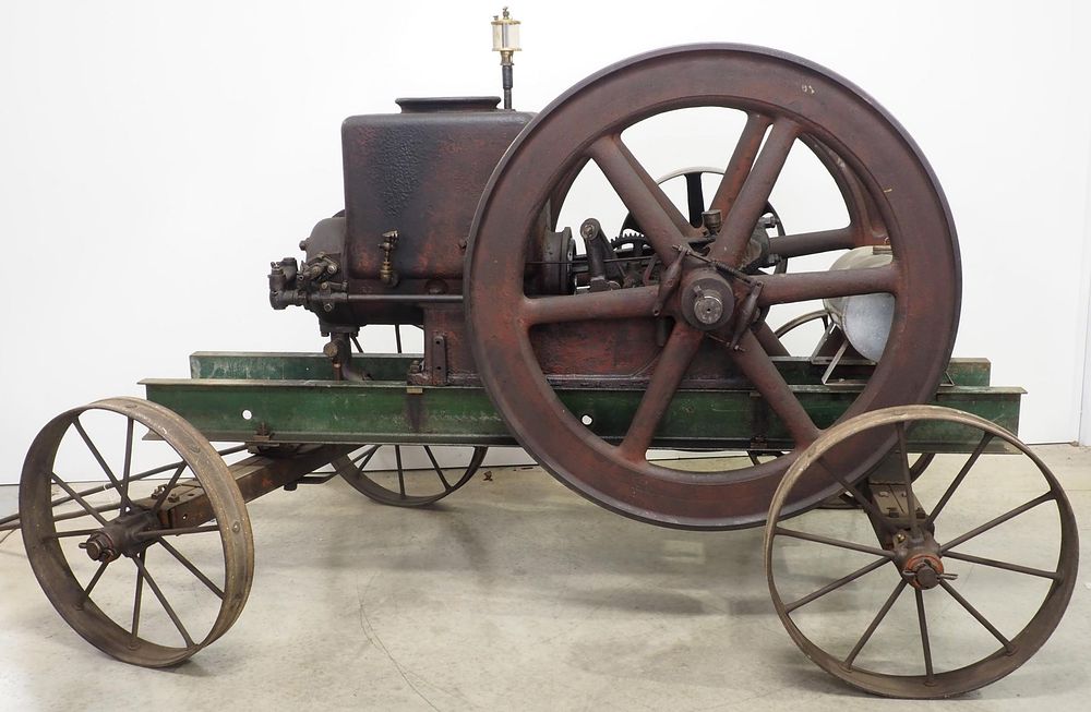 Lot 375: Rawleigh-Schryer 6 hp? hit & miss engine