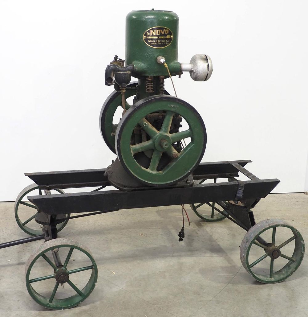 Lot 394: Novo 1.5hp vertical engine on cart