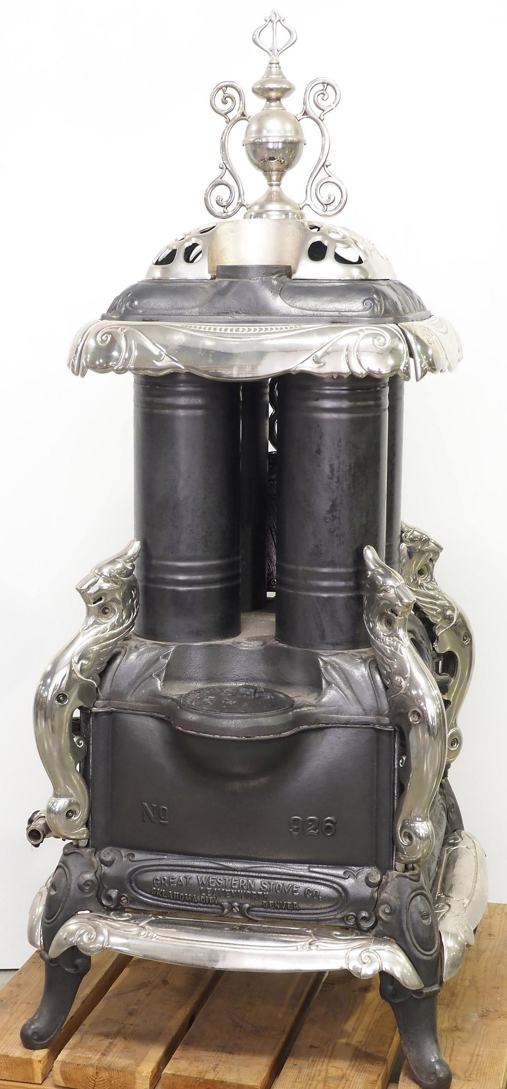 Lot 398: Great Western No.926 gas parlor stove