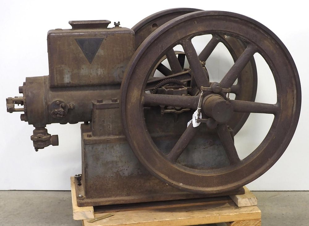 Lot 414: Alpha DeLaval 5hp engine