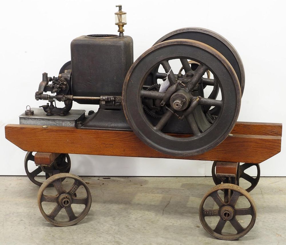 Lot 423: Rawleigh 1.5 hp hit & miss engine