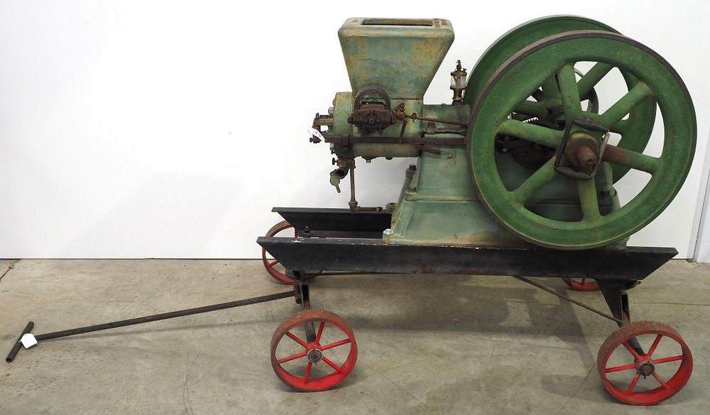 Lot 453: Detroit Engine Works 4hp engine on cart
