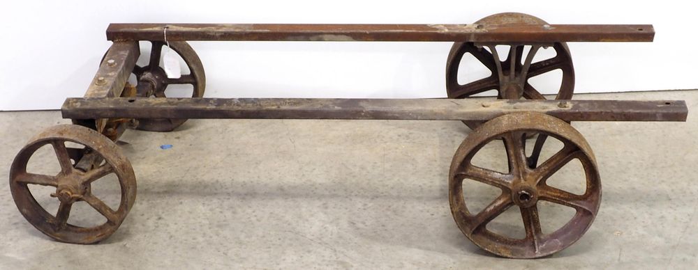 Lot 455: Homemade cart for engine