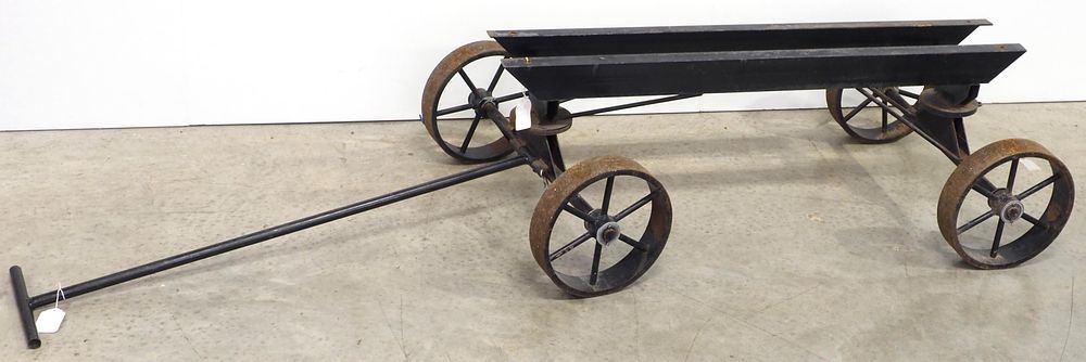 Lot 457: Homemade cart for engine