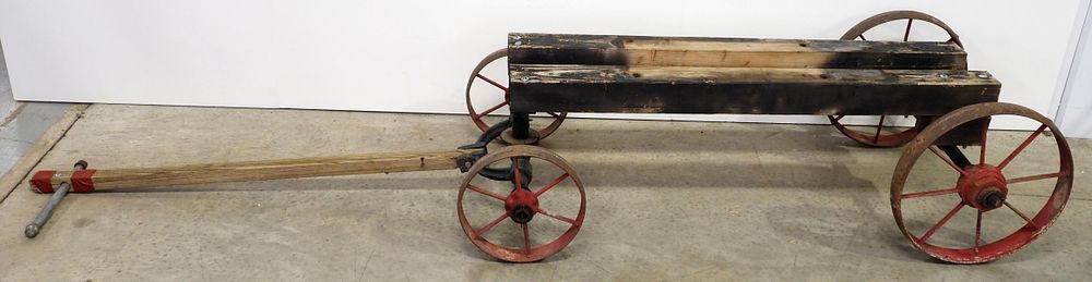 Lot 464: Homemade cart for engine