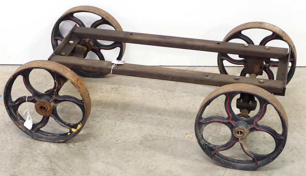 Lot 467: Homemade cart for engine