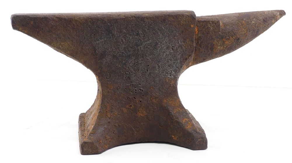 Lot 646: 60-lb anvil with hardy & pritchel holes