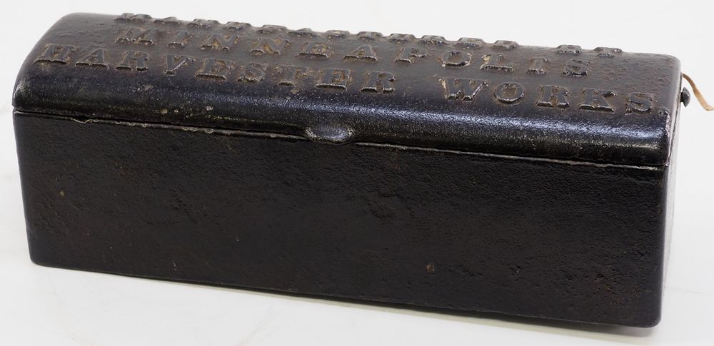 Lot 690: Minneapolis Harvester Works cast iron tool box